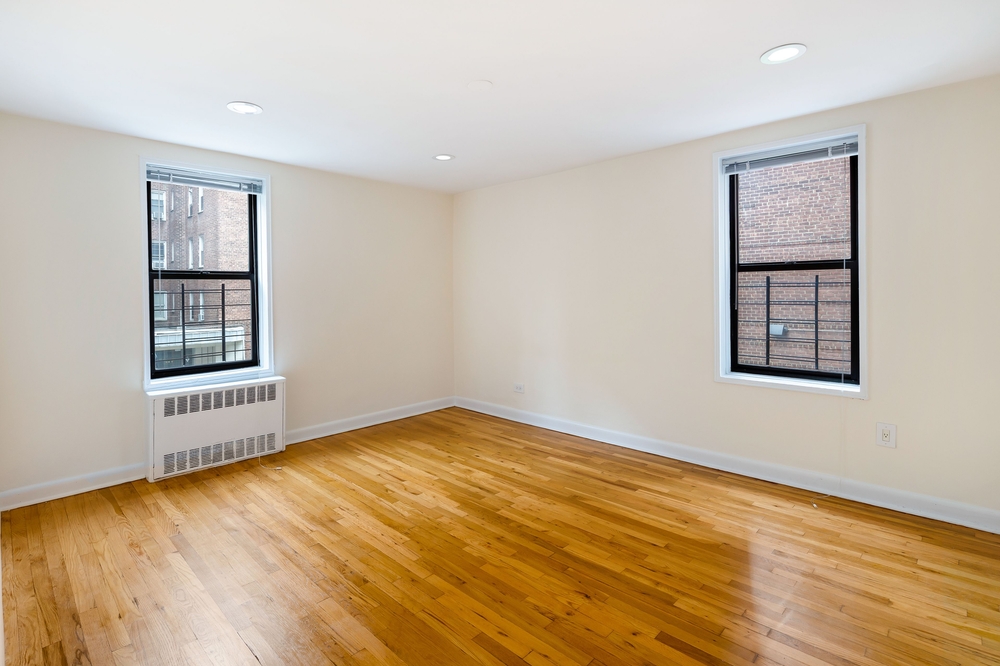 Apartment Saunders Street  Queens, NY 11374, MLS-RD4659-11