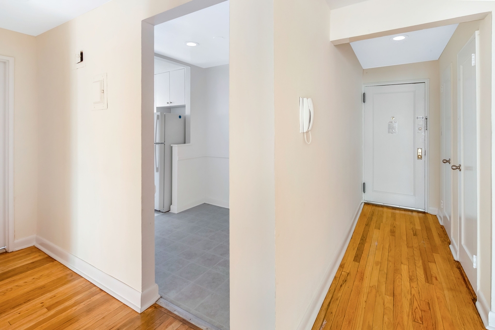 Apartment Saunders Street  Queens, NY 11374, MLS-RD4659-13