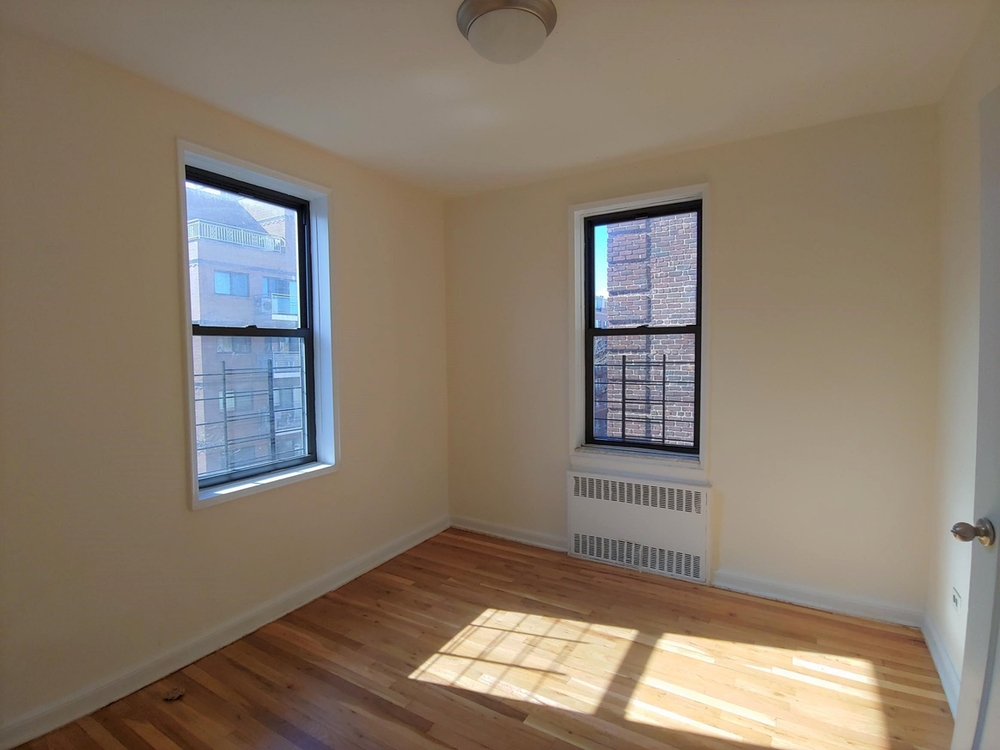 Apartment Wetherole Street  Queens, NY 11374, MLS-RD4661-2