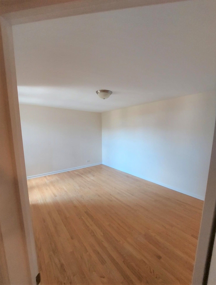 Apartment 42nd Street  Queens, NY 11104, MLS-RD4664-6