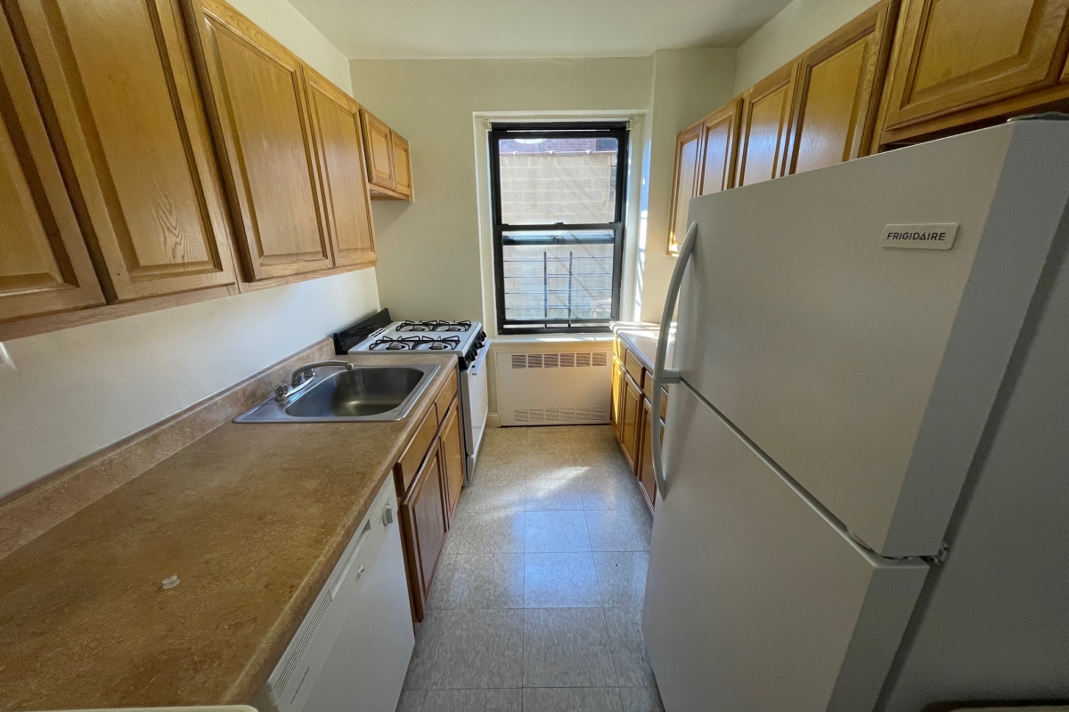 Apartment 63rd Drive  Queens, NY 11374, MLS-RD4669-6