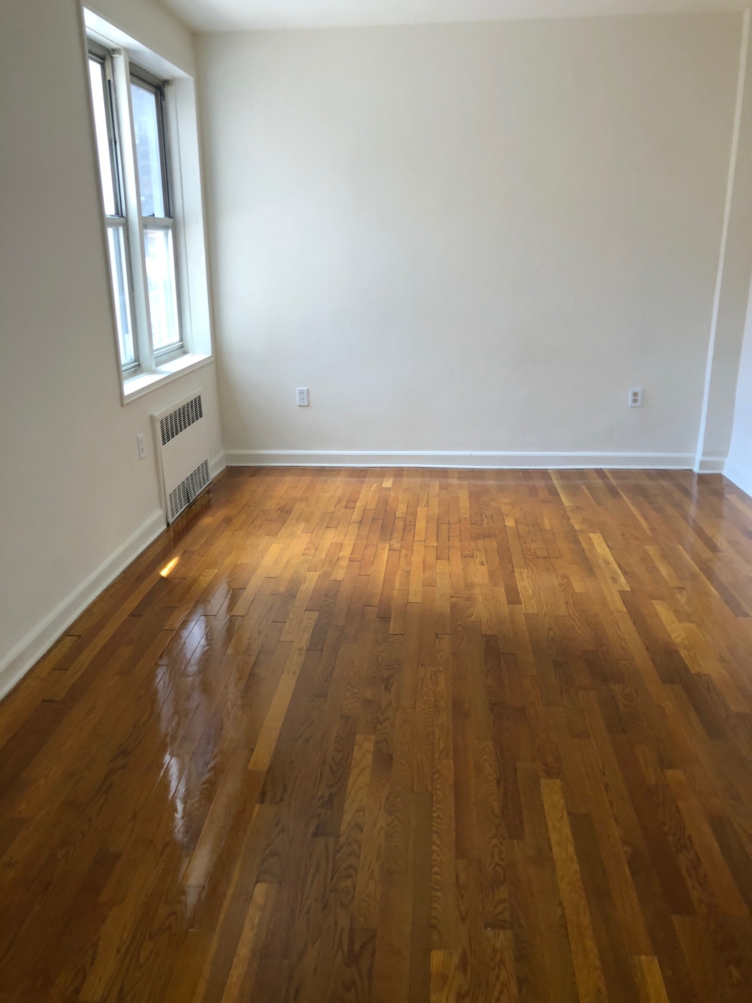 Apartment Saunders Street  Queens, NY 11374, MLS-RD4684-2