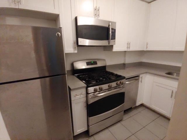 Apartment Crescent Street  Queens, NY 11106, MLS-RD4686-4