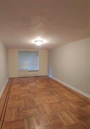 Apartment Crescent Street  Queens, NY 11106, MLS-RD4686-7