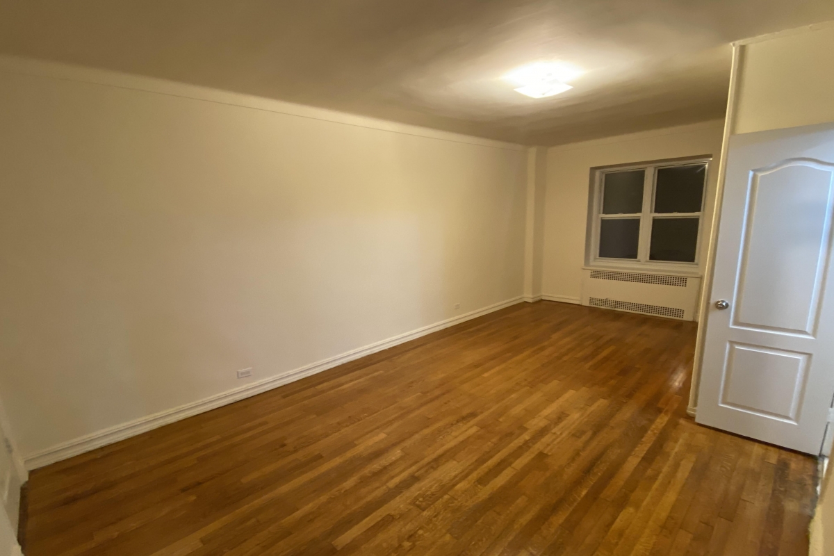 Apartment Yellowstone Blvd  Queens, NY 11375, MLS-RD4711-2