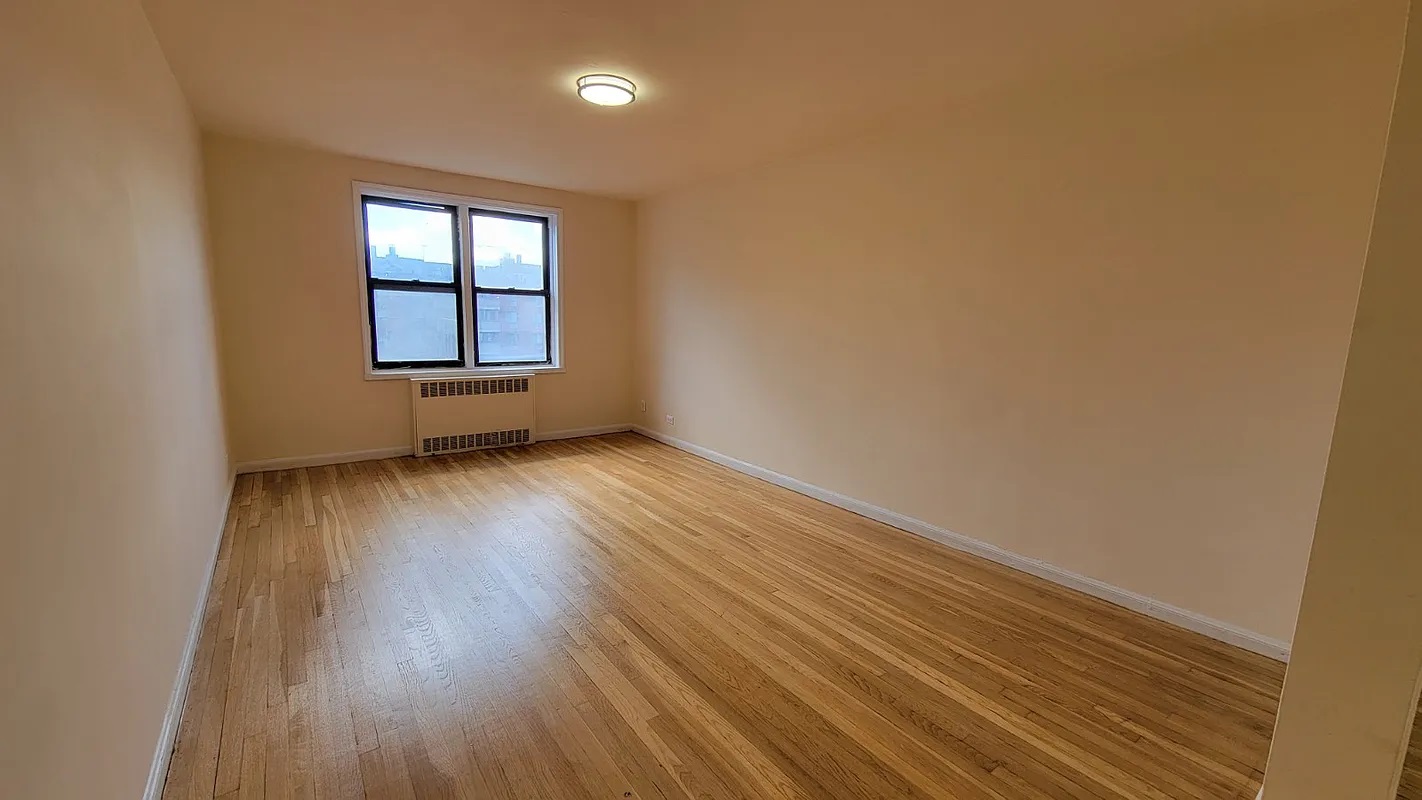 Apartment Wetherole Street  Queens, NY 11374, MLS-RD4726-3