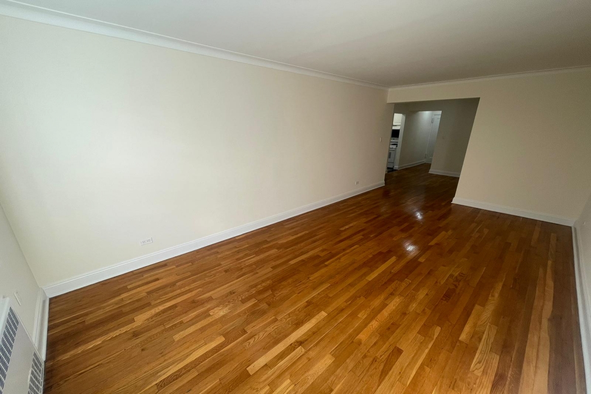 Apartment 37th Avenue  Queens, NY 11372, MLS-RD4740-2