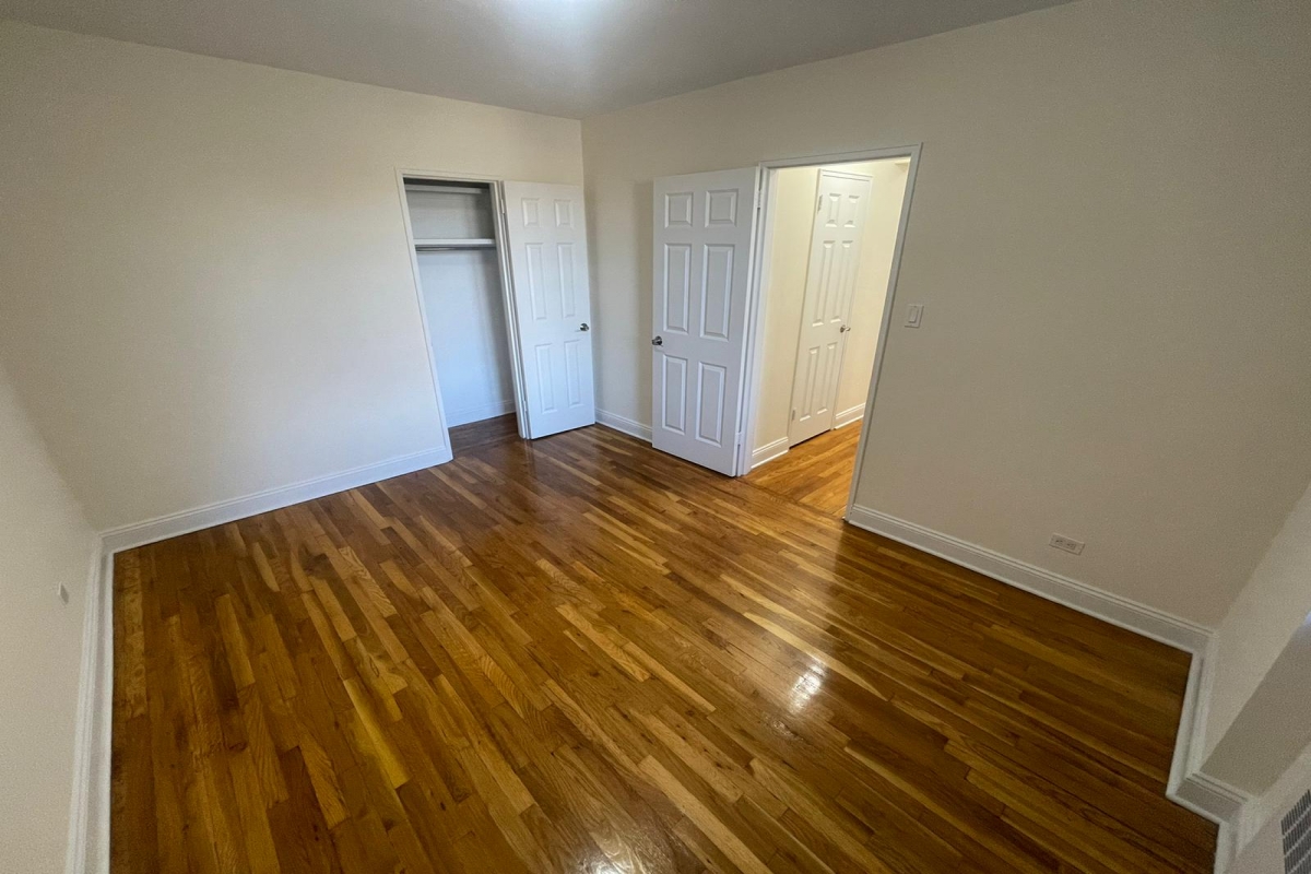 Apartment 37th Avenue  Queens, NY 11372, MLS-RD4740-8