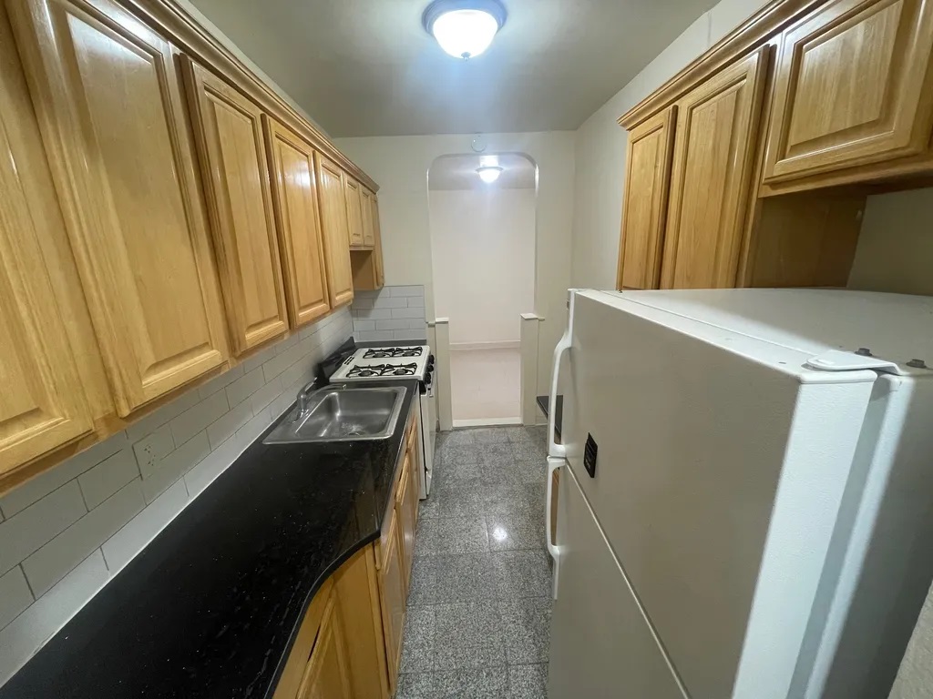 Apartment Wetherole Street  Queens, NY 11374, MLS-RD4768-2