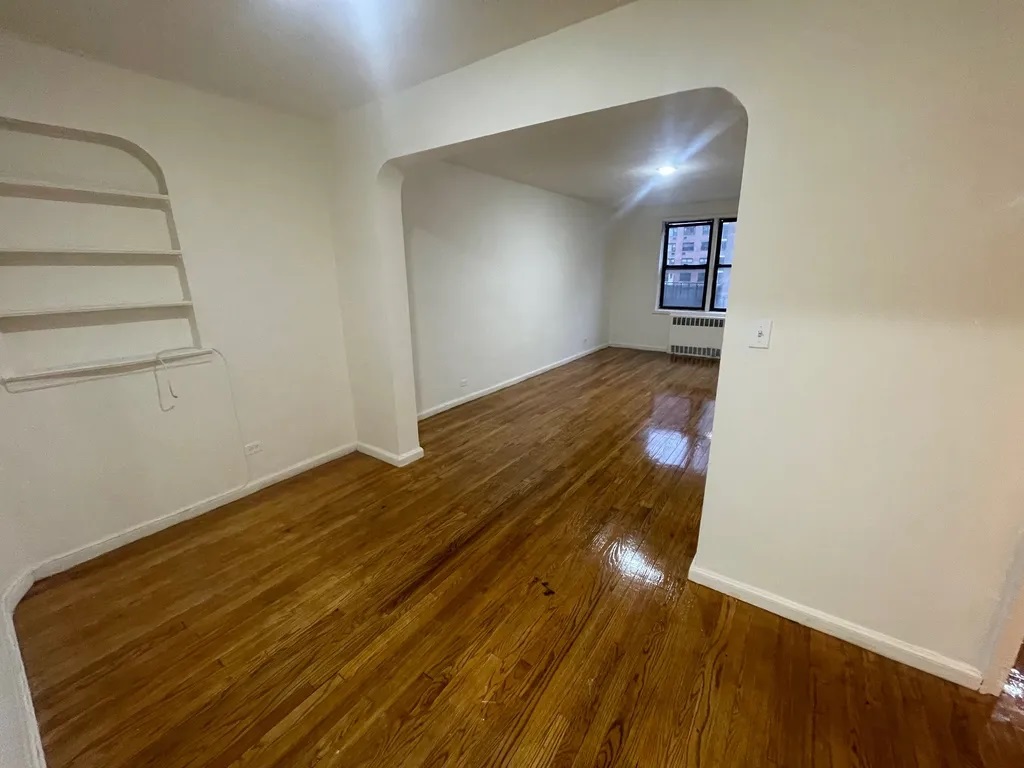 Apartment Wetherole Street  Queens, NY 11374, MLS-RD4768-5