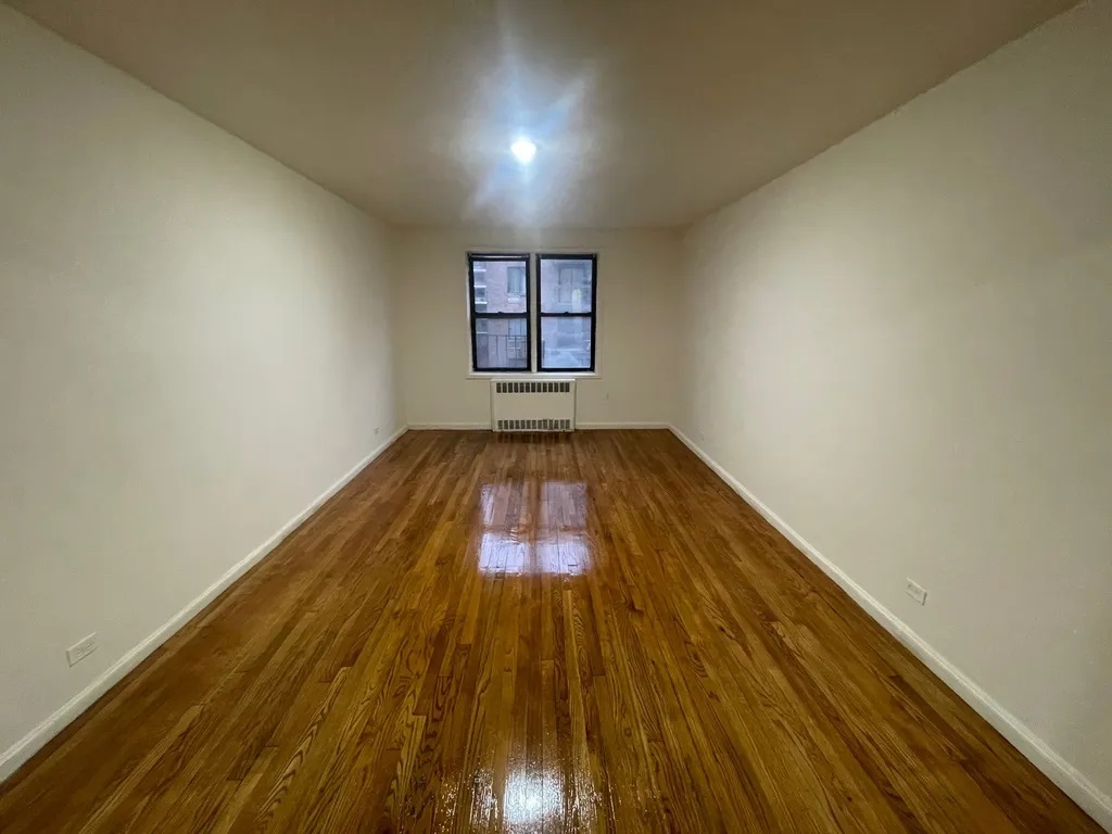 Apartment Wetherole Street  Queens, NY 11374, MLS-RD4768-8