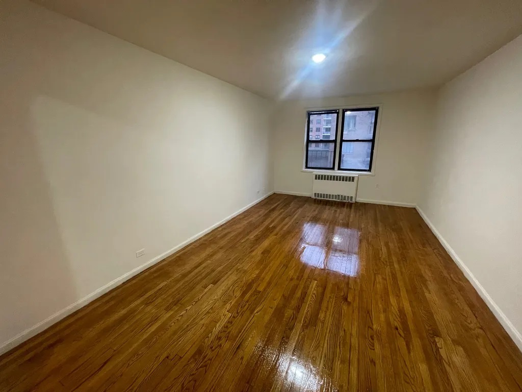 Apartment Wetherole Street  Queens, NY 11374, MLS-RD4768-10