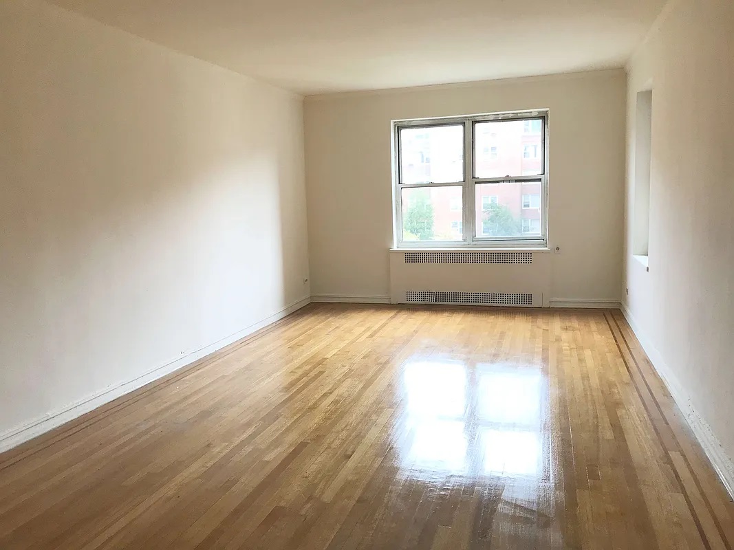 Apartment Yellowstone Blvd  Queens, NY 11375, MLS-RD4770-2