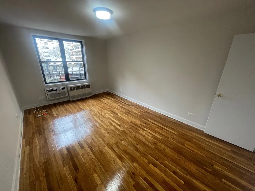 Apartment 67th Avenue  Queens, NY 11375, MLS-RD4776-10