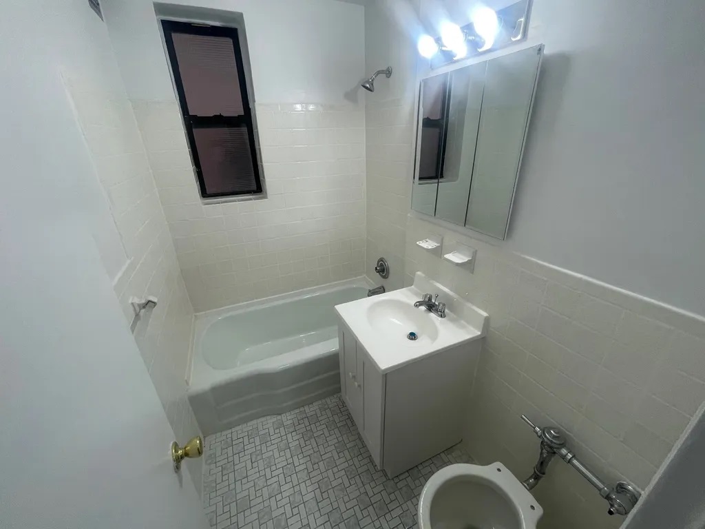 Apartment 67th Avenue  Queens, NY 11375, MLS-RD4776-17