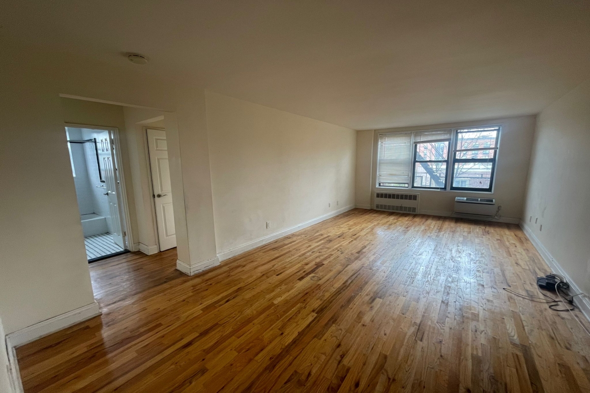 Apartment Ava Place  Queens, NY 11432, MLS-RD4800-4