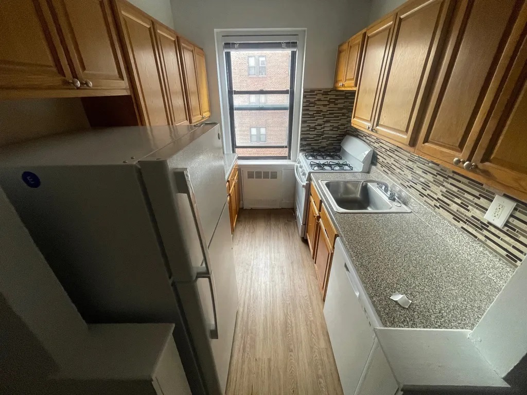 Apartment Haring Street  Queens, NY 11374, MLS-RD4812-2