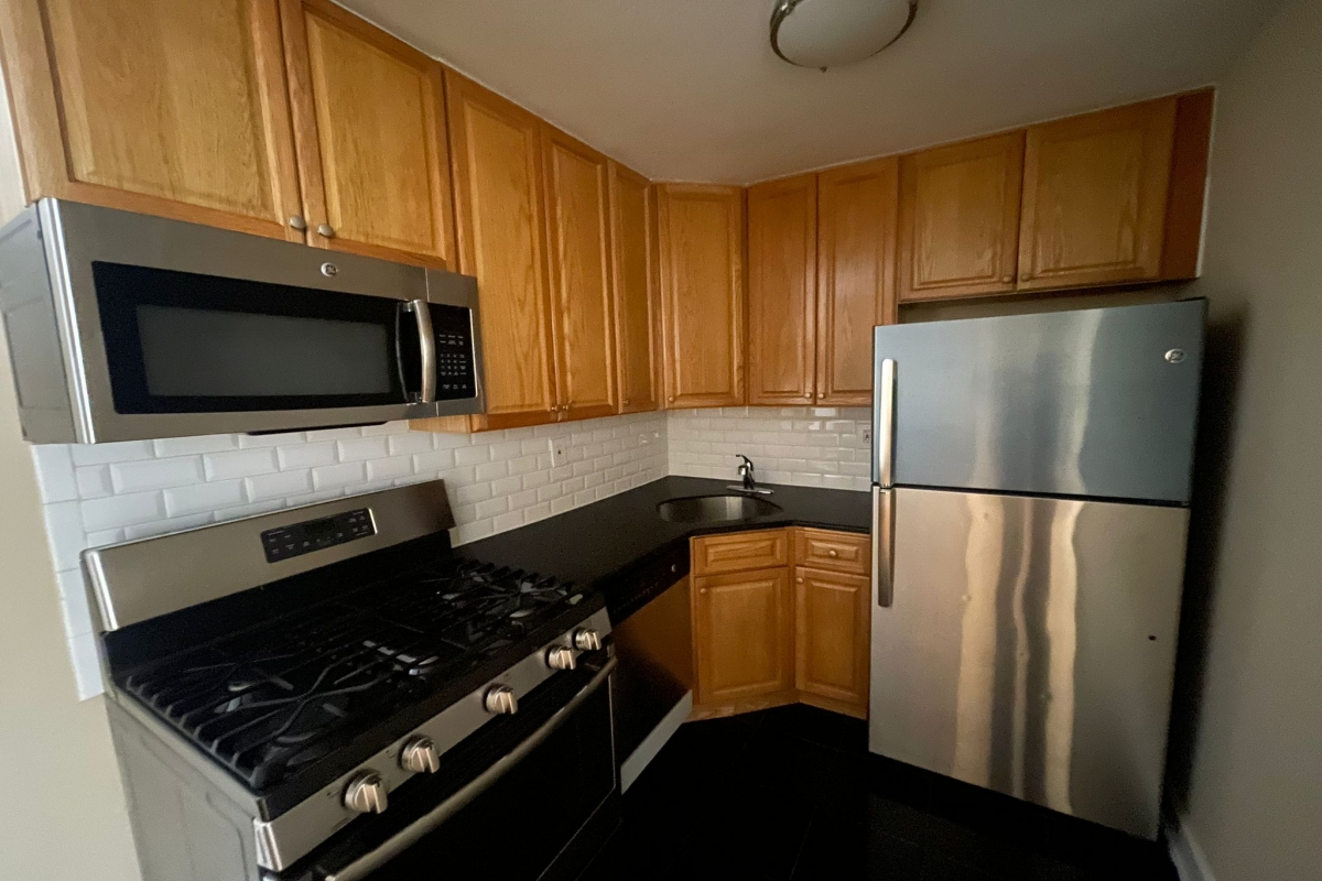 Apartment 34th Avenue  Queens, NY 11354, MLS-RD4820-2