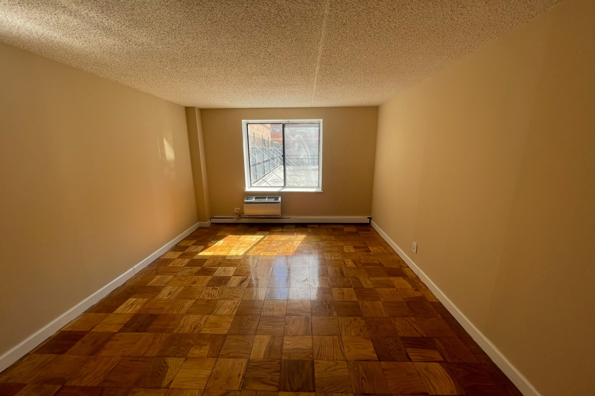 Apartment 34th Avenue  Queens, NY 11354, MLS-RD4820-3