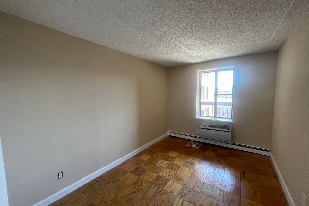 Apartment 34th Avenue  Queens, NY 11354, MLS-RD4821-4