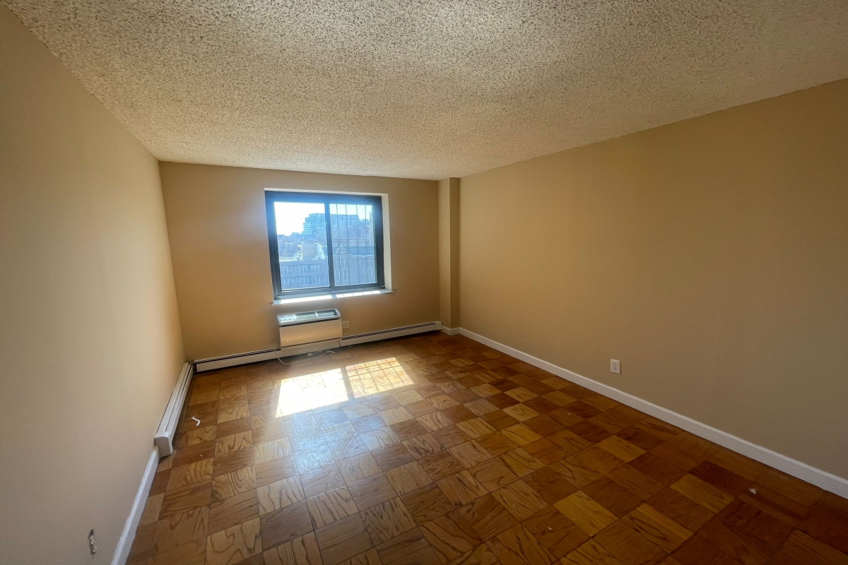 Apartment 34th Avenue  Queens, NY 11354, MLS-RD4821-5