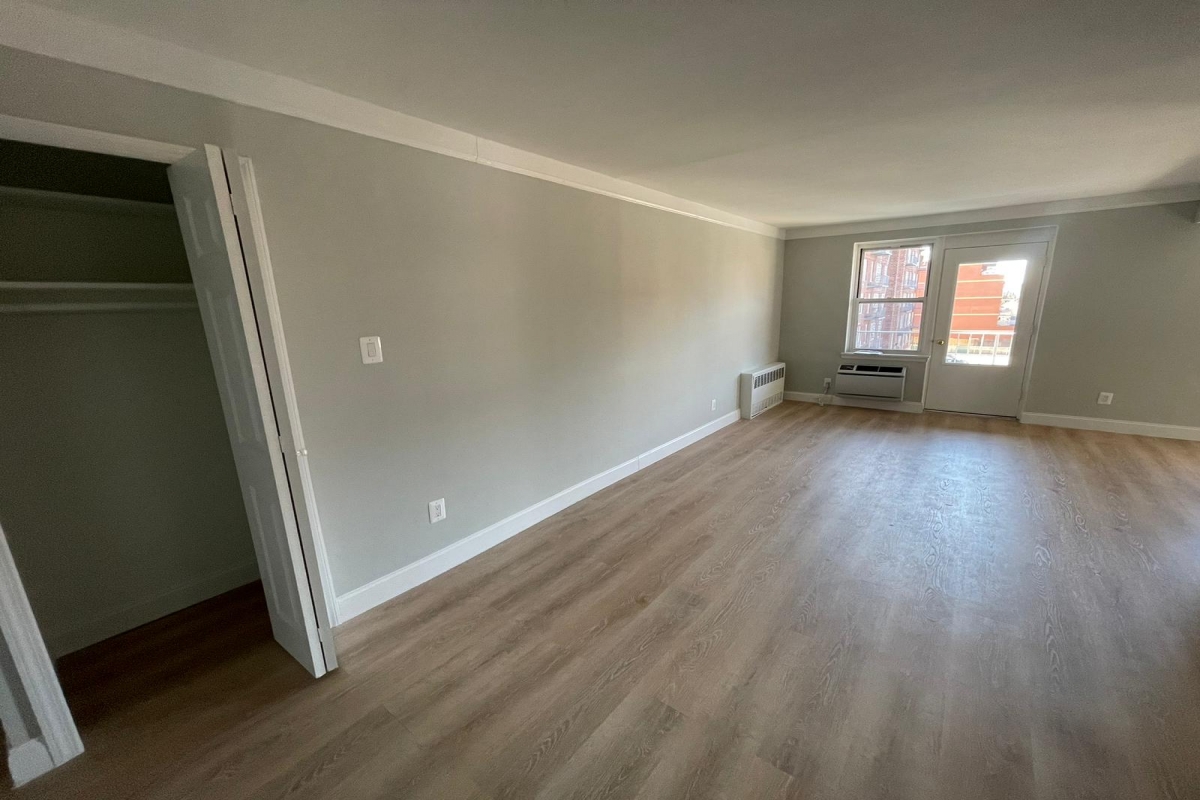 Apartment 35th Avenue  Queens, NY 11354, MLS-RD4823-6