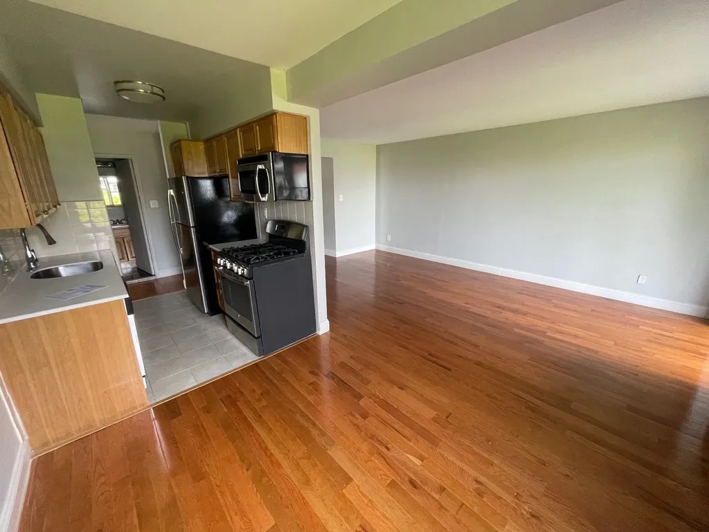 Apartment Bell Blvd  Queens, NY 11360, MLS-RD4854-4