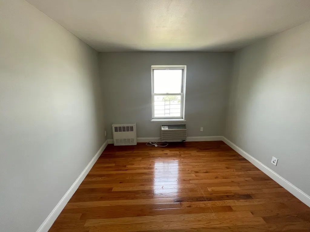 Apartment Bell Blvd  Queens, NY 11360, MLS-RD4854-8