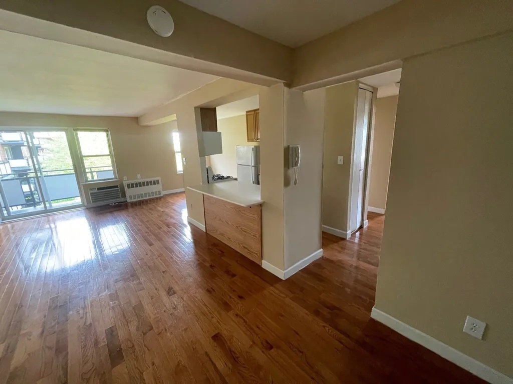 Apartment Bell Blvd  Queens, NY 11360, MLS-RD4855-6