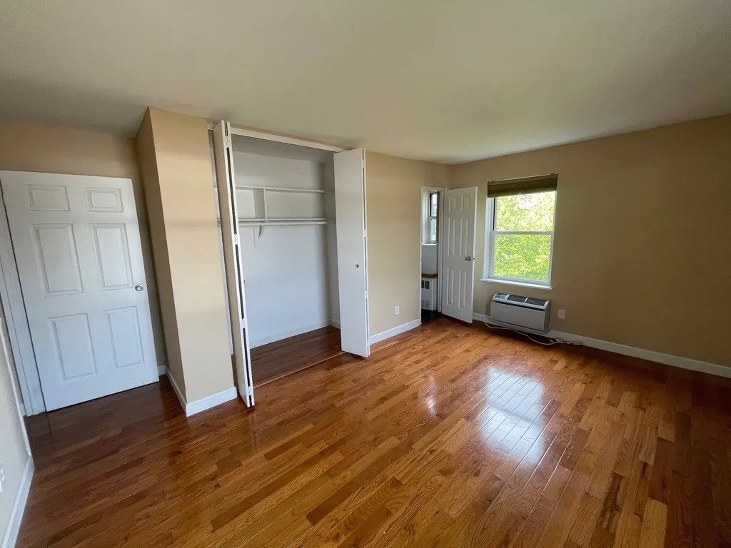 Apartment Bell Blvd  Queens, NY 11360, MLS-RD4855-7