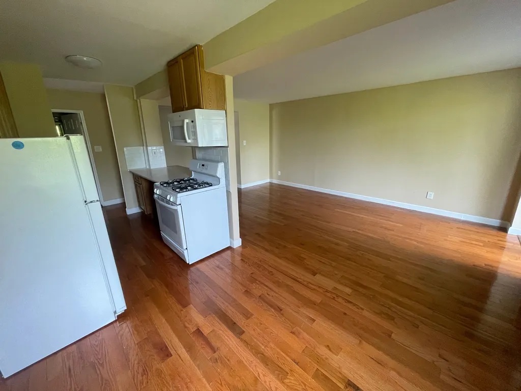 Apartment Bell Blvd  Queens, NY 11360, MLS-RD4855-8