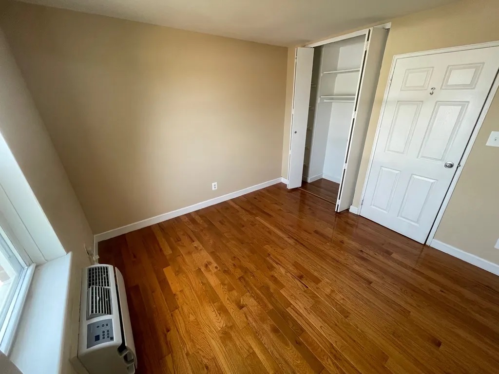 Apartment Bell Blvd  Queens, NY 11360, MLS-RD4855-12