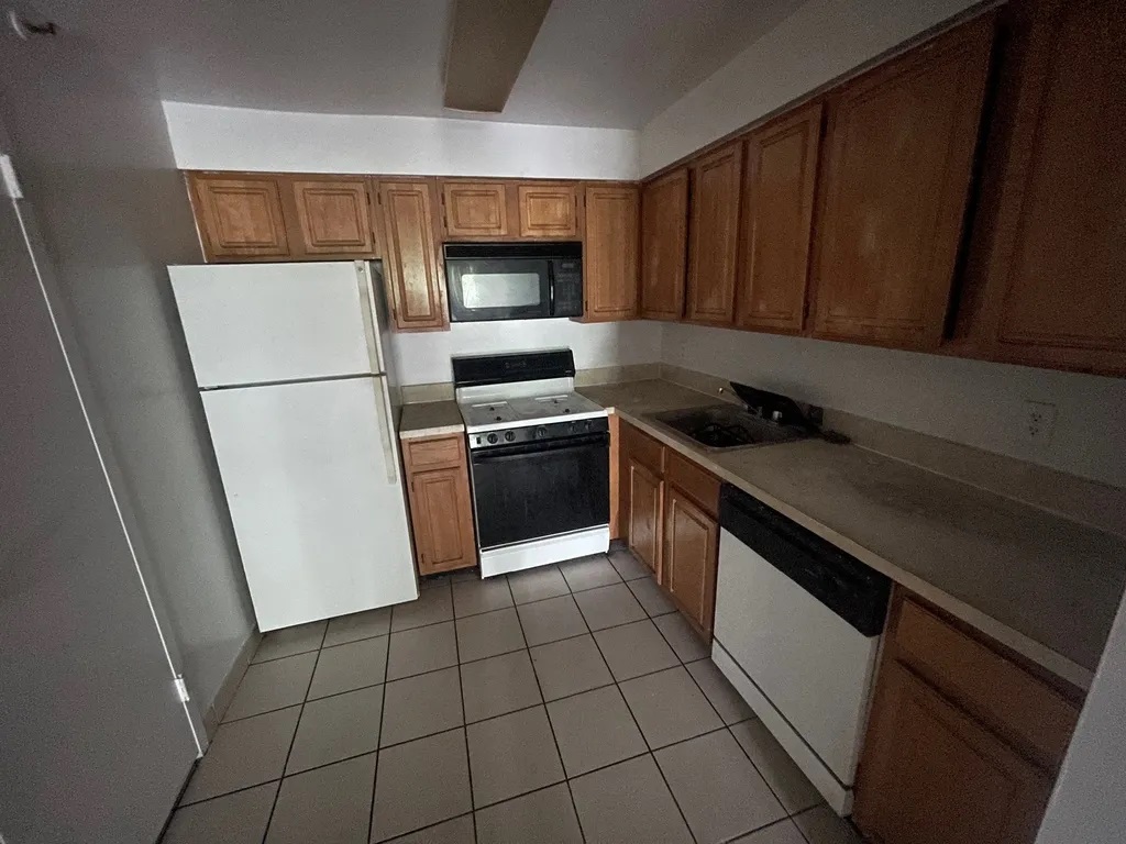 Apartment Northern Blvd  Queens, NY 11354, MLS-RD4863-3