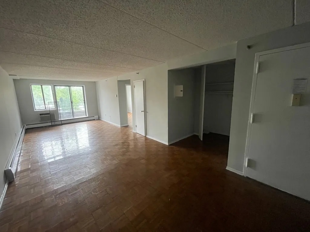 Apartment Northern Blvd  Queens, NY 11354, MLS-RD4863-4