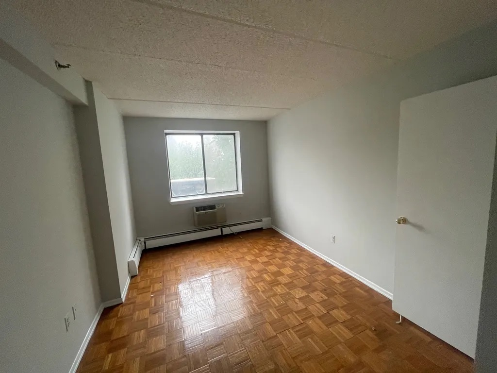 Apartment Northern Blvd  Queens, NY 11354, MLS-RD4863-6