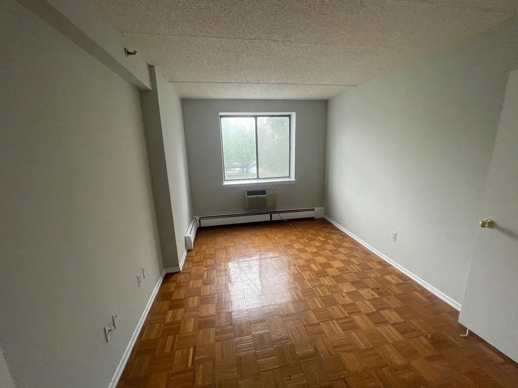 Apartment Northern Blvd  Queens, NY 11354, MLS-RD4863-7