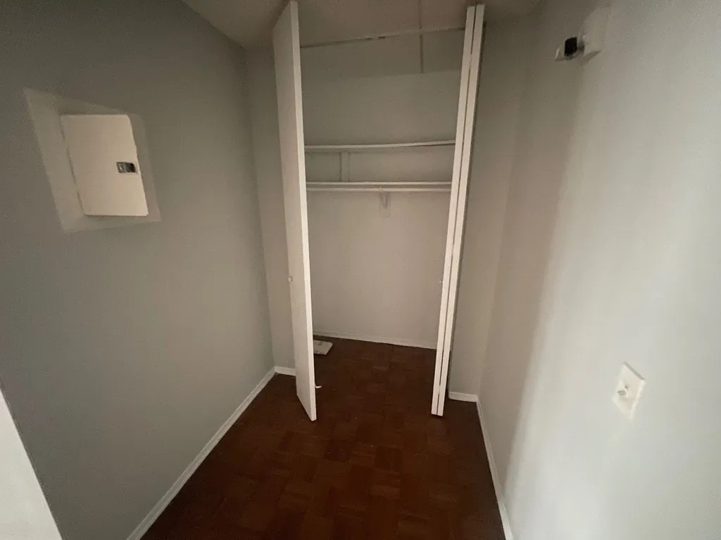 Apartment Northern Blvd  Queens, NY 11354, MLS-RD4863-10