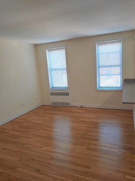 Apartment Saunders Street  Queens, NY 11374, MLS-RD4879-5