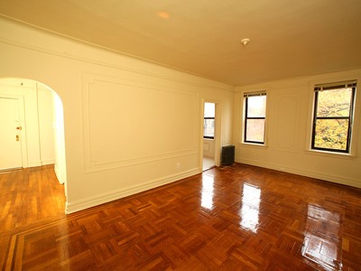 Apartment Crescent Street  Queens, NY 11106, MLS-RD4936-8