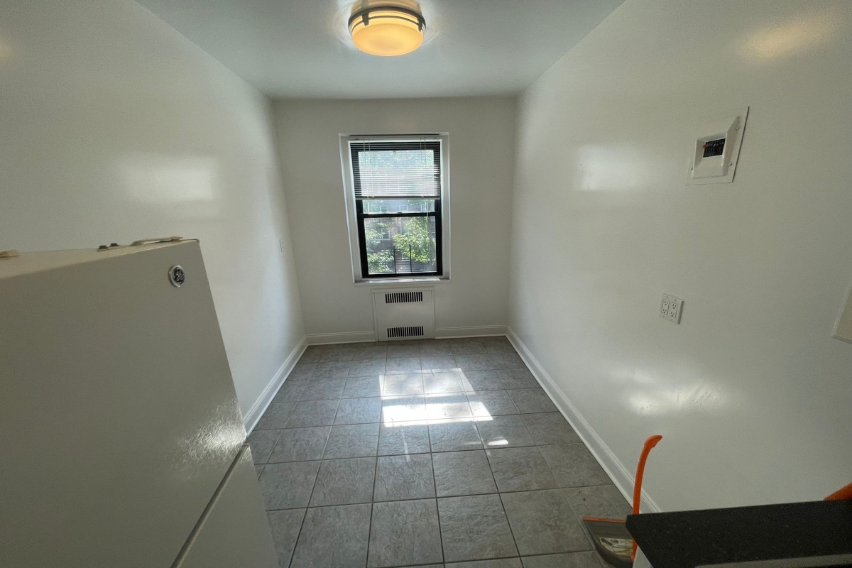 Apartment Highland Avenue  Queens, NY 11432, MLS-RD4972-4