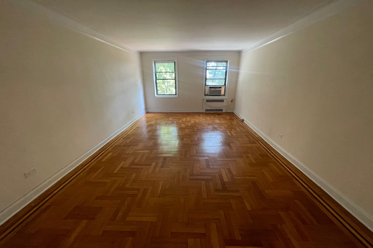 Apartment Highland Avenue  Queens, NY 11432, MLS-RD4972-7