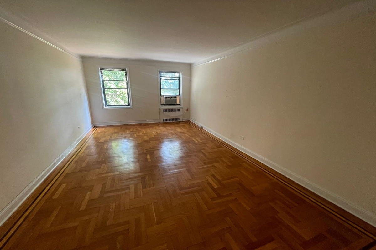 Apartment Highland Avenue  Queens, NY 11432, MLS-RD4972-8