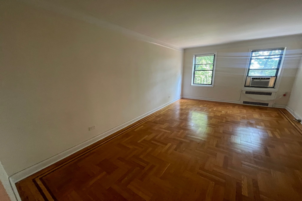 Apartment Highland Avenue  Queens, NY 11432, MLS-RD4972-9