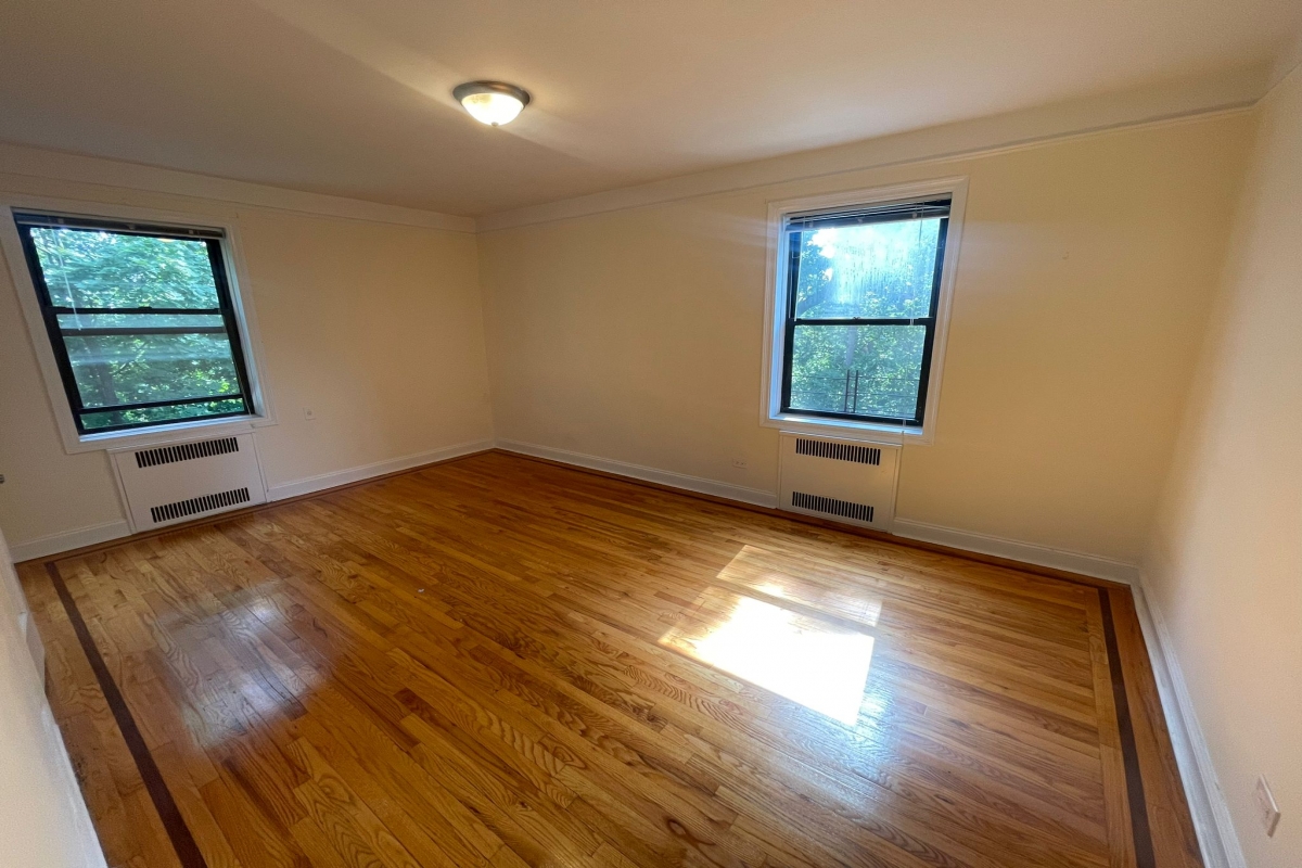 Apartment Highland Avenue  Queens, NY 11432, MLS-RD4972-18