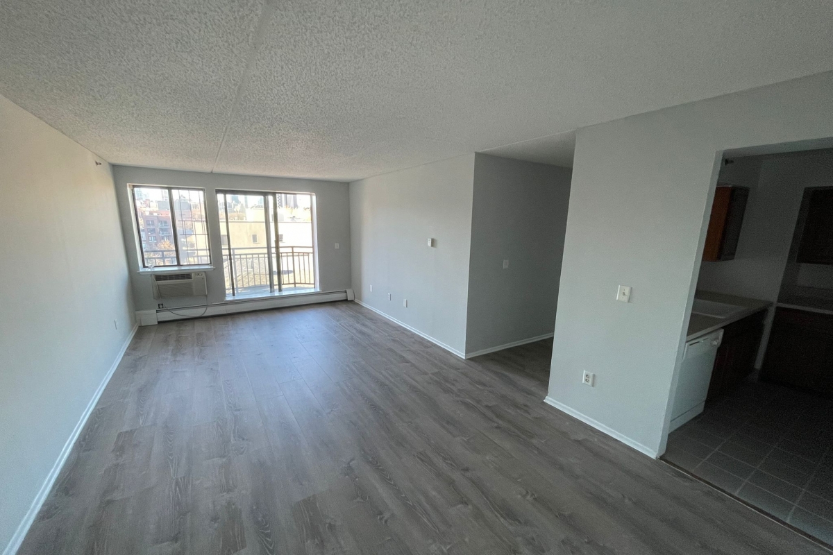 Apartment 31st Drive  Queens, NY 11106, MLS-RD5007-4