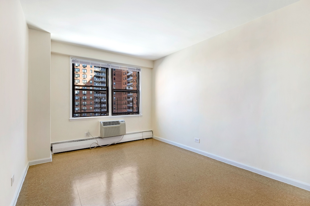 Apartment 57th Avenue  Queens, NY 11368, MLS-RD5016-2