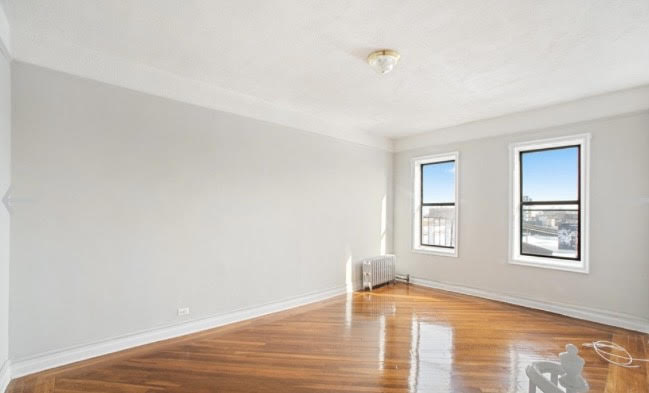 Apartment 49th Street  Queens, NY 11104, MLS-RD5021-10