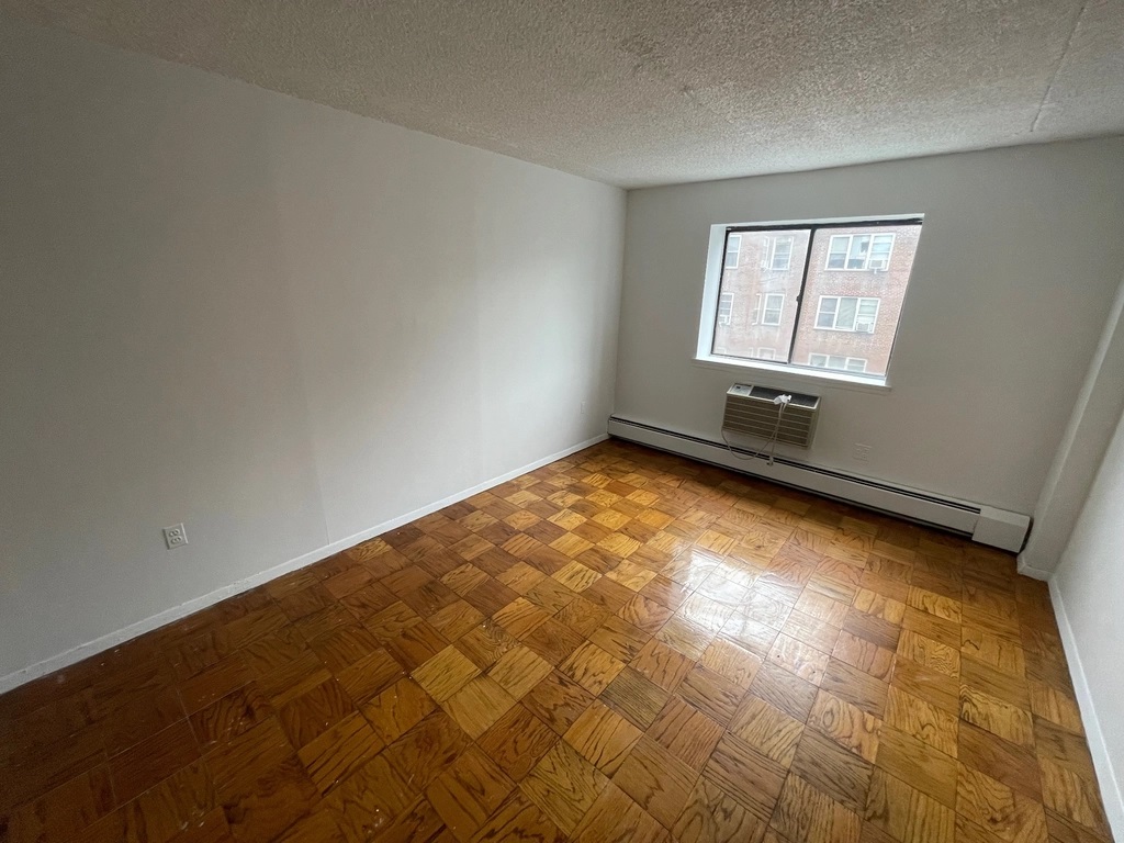 Apartment 98th Place  Queens, NY 11374, MLS-RD5069-3