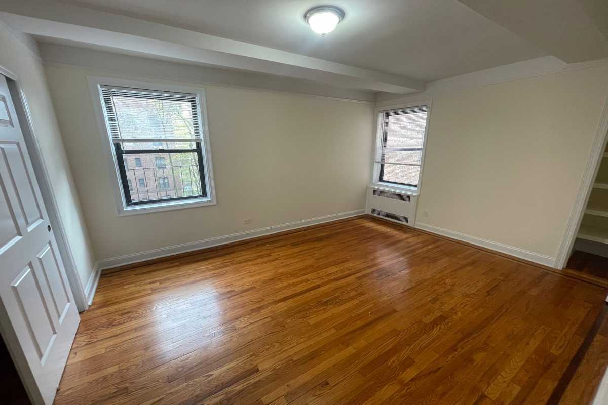 Apartment Highland Avenue  Queens, NY 11432, MLS-RD5080-3