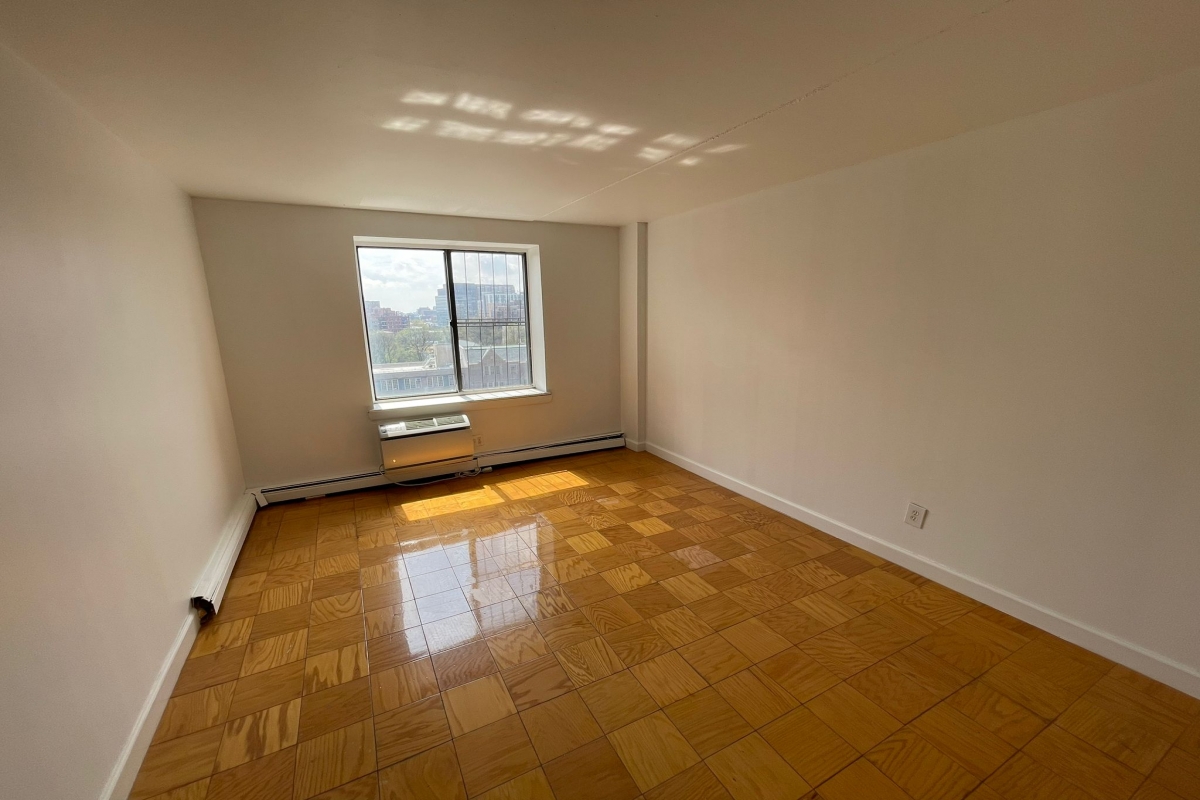 Apartment 34th Avenue  Queens, NY 11354, MLS-RD5083-2